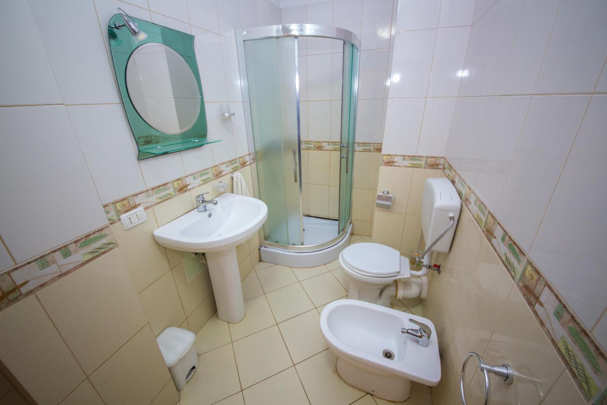 Apartments Qerret 골렘 객실 사진